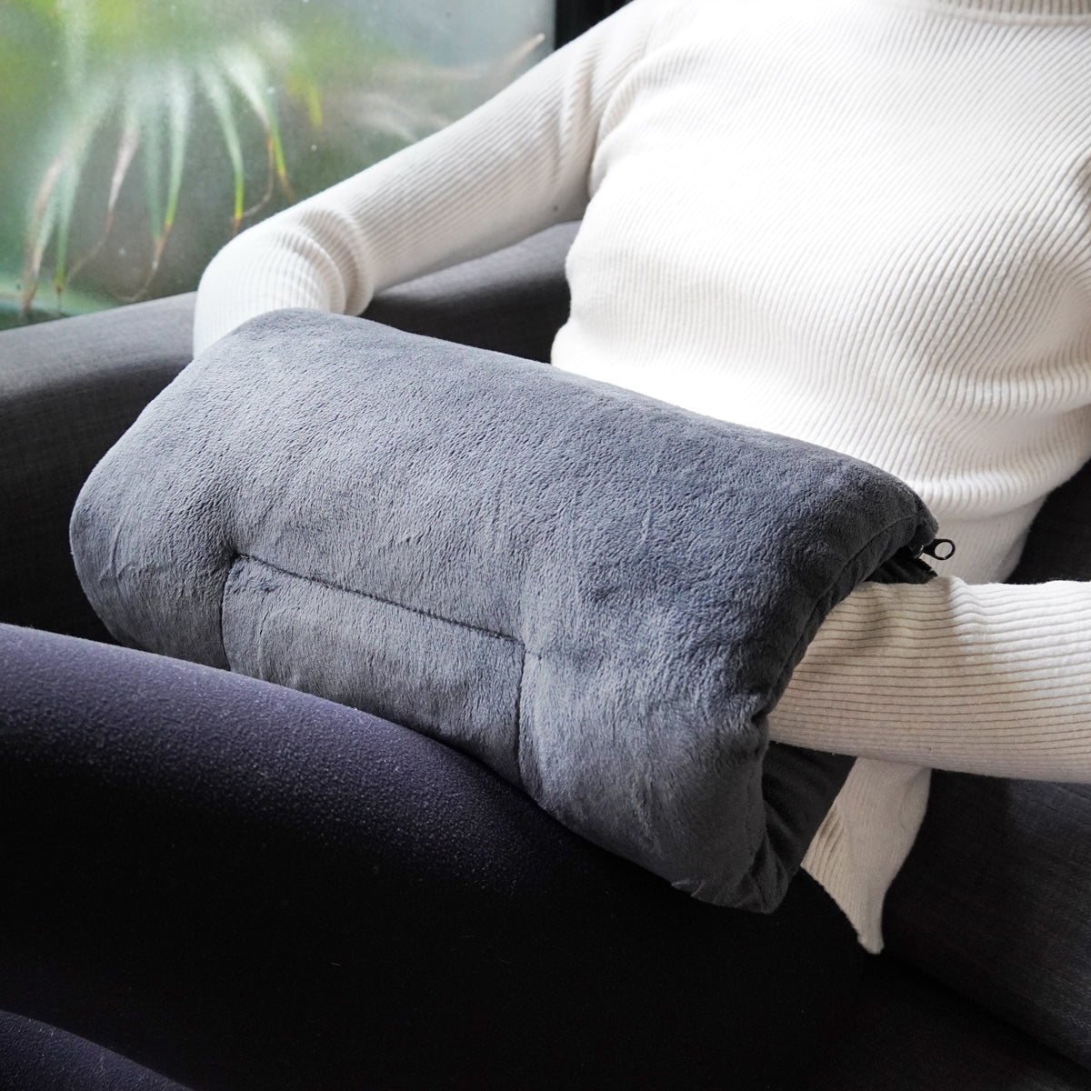2-in-1 Heated Cushion